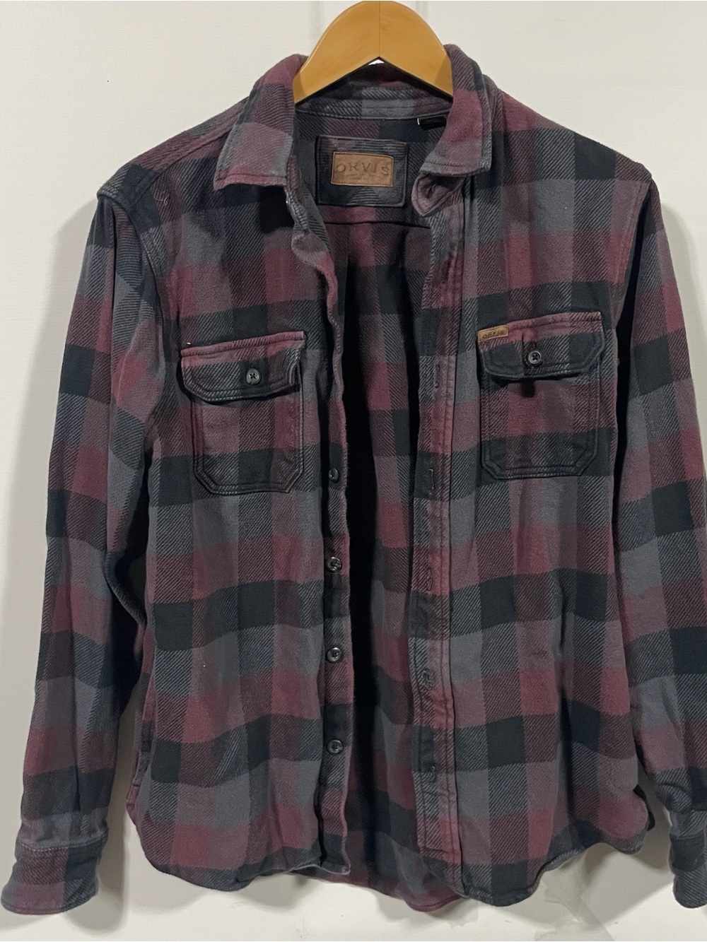 Orvis Men's Button-Down Plaid Shirt Jacket in Black and Maroon